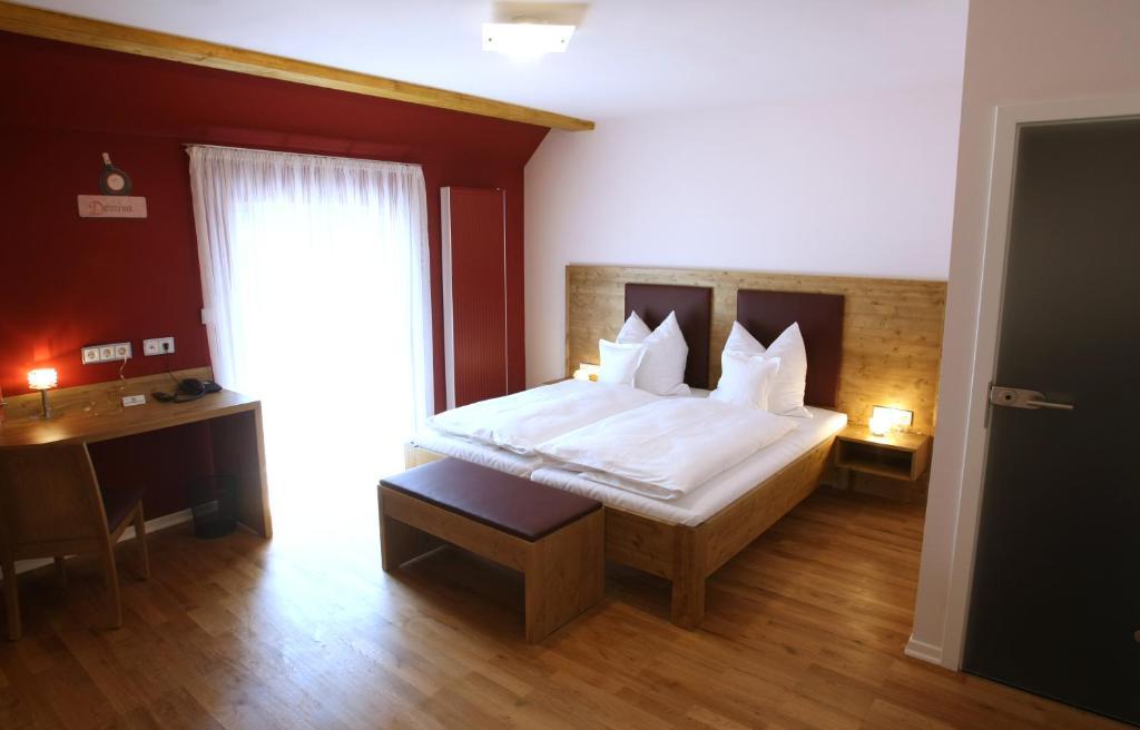 Rothweinhotel Wiesenbronn Esterno foto